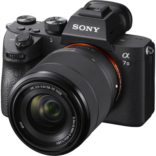 [ILCE-7M3K/BC] Cámara sin espejo Sony a7 III con lente 28-70 mm f/3,5-5,6